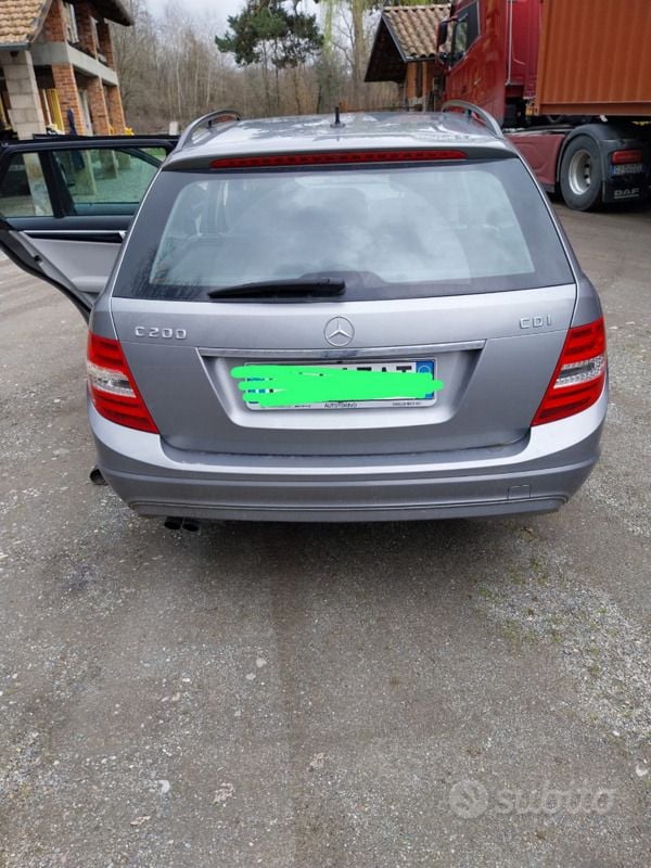 Usata Mercedes 200 122 CV (89 kW) 2011 Marrone Station wagon