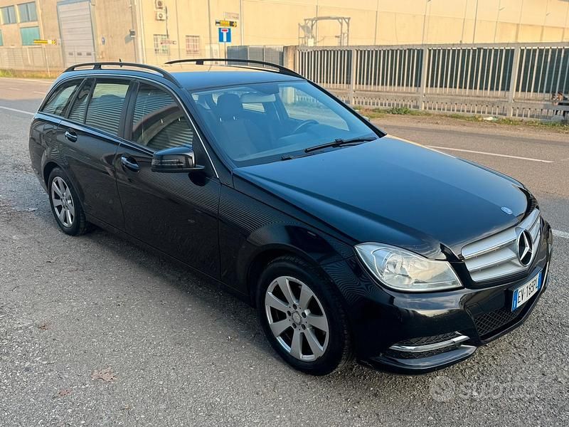 Begagnad Mercedes C180 120 HK (88 kW) 2014 Svart Kombi