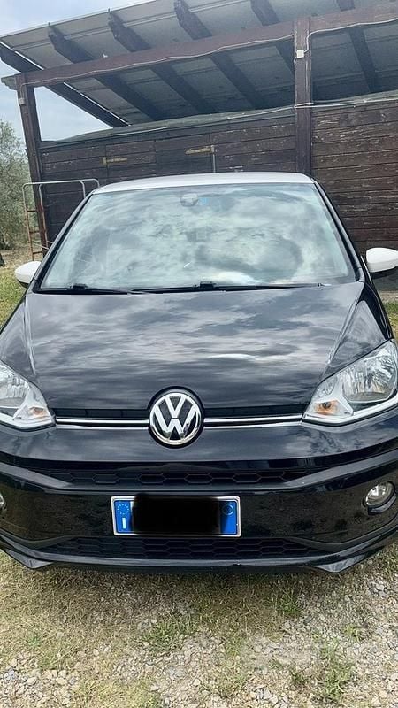 Nero Usata 2017 VW up! Due volumi | 8100 € (Buon prezzo) - Immagine 1/4