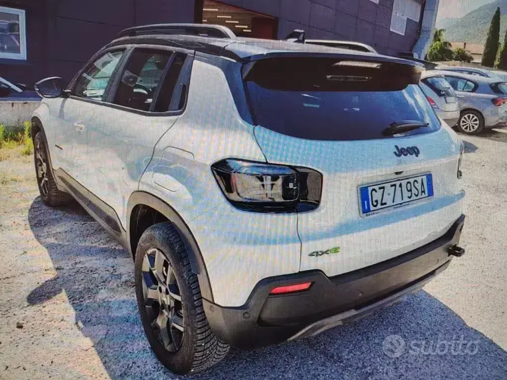 Usata Jeep Avenger Overland 136 CV (100 kW) 2025 Bianco SUV