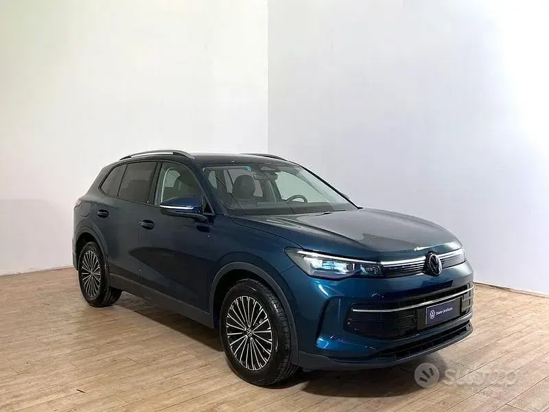 Usata VW Tiguan Edition 150 CV (110 kW) 2024 Night shade blu SUV