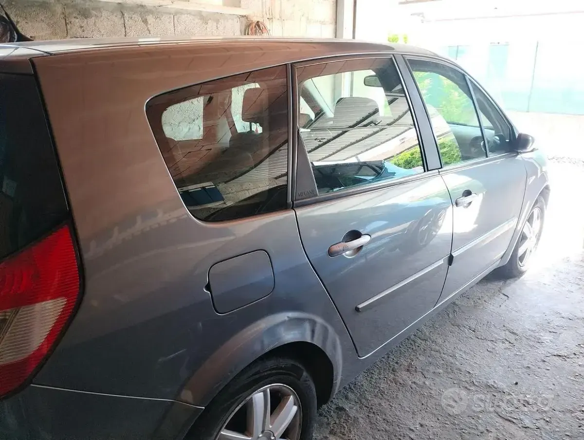 Usata Renault Scenic E-Tech 2005 Grigio