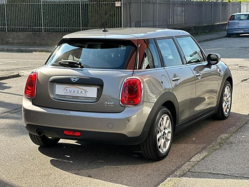 Usata Mini ONE 101 CV (74 kW) 2019 Grigio Utilitaria