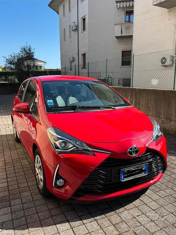 Usata Toyota Yaris 2018 Rosso Berlina