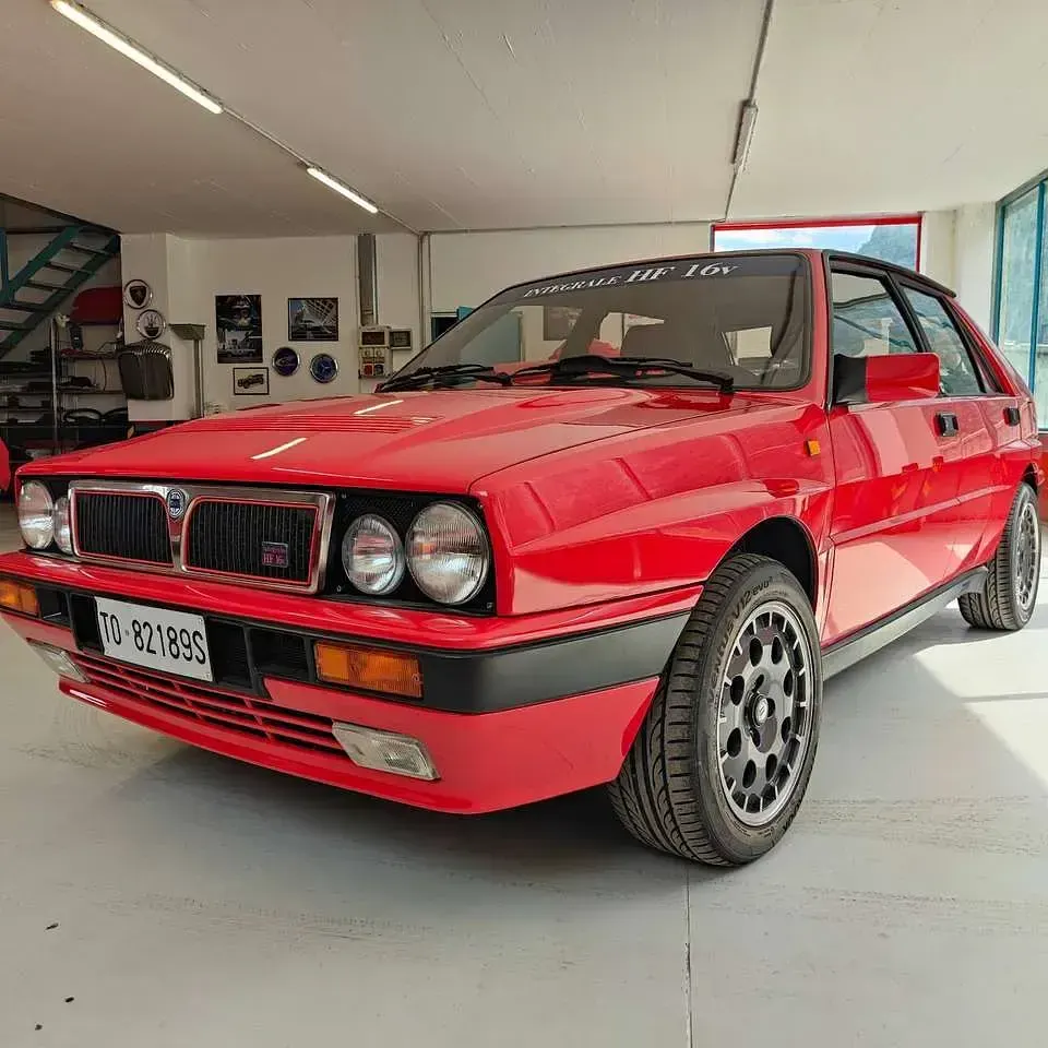 Usata Lancia Delta 196 CV (144 kW) 1989 Rosso Utilitaria