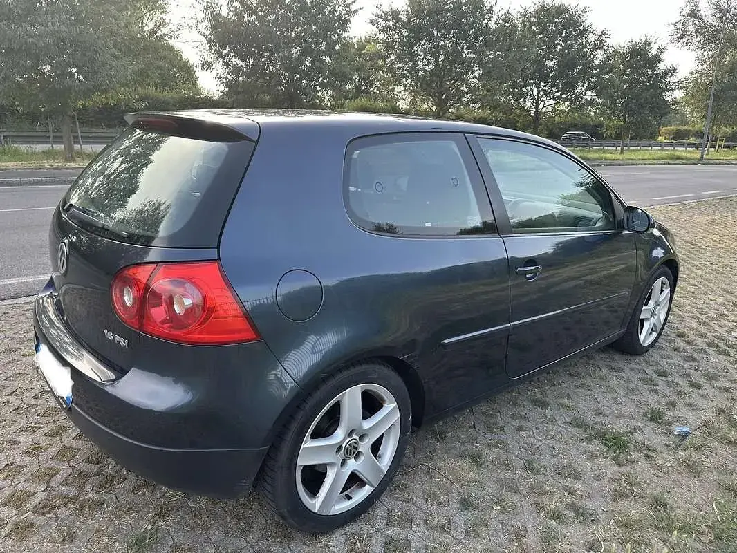 Usata VW Golf IV 116 CV (85 kW) 2004 Blu/azzurro Berlina