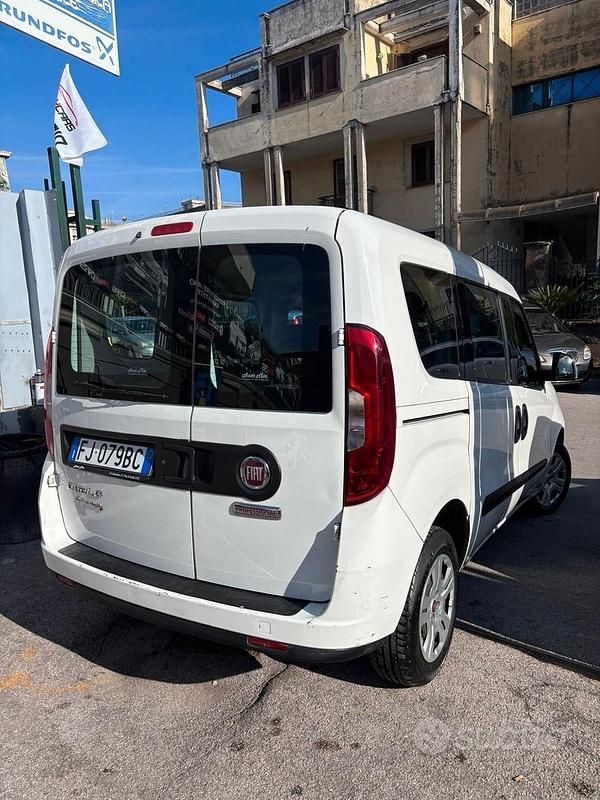 Usata Fiat Doblò 105 CV (77 kW) 2017 Bianco Monovolume
