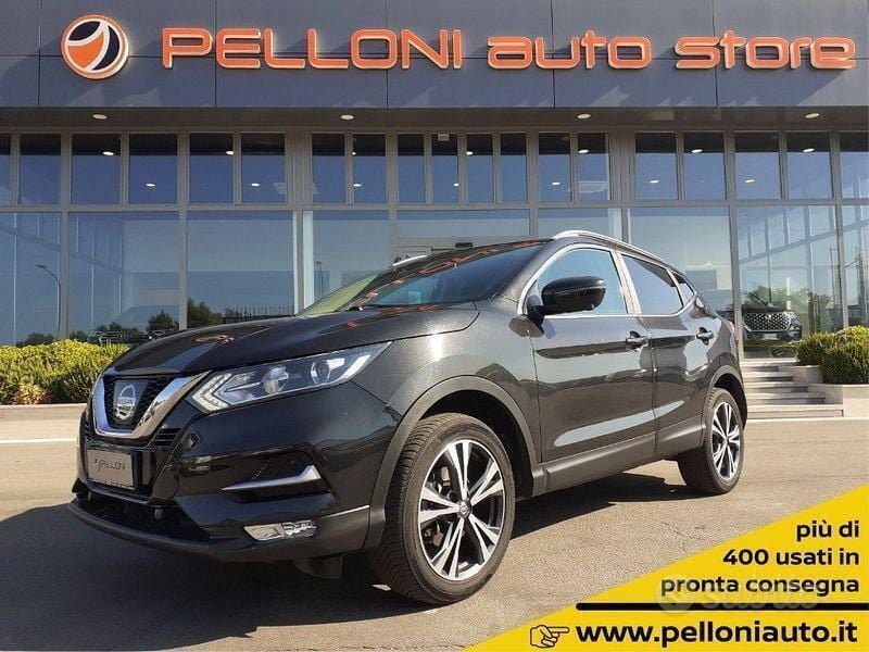 Nero / metallizzato Usata 2017 Nissan Qashqai N-Connecta SUV | 17.850 € (Molto cara) - Immagine 1/4