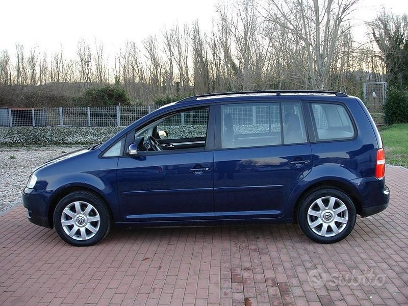 Usata VW Touran Trendline 140 CV (102 kW) 2005 Blu' scuro Monovolume