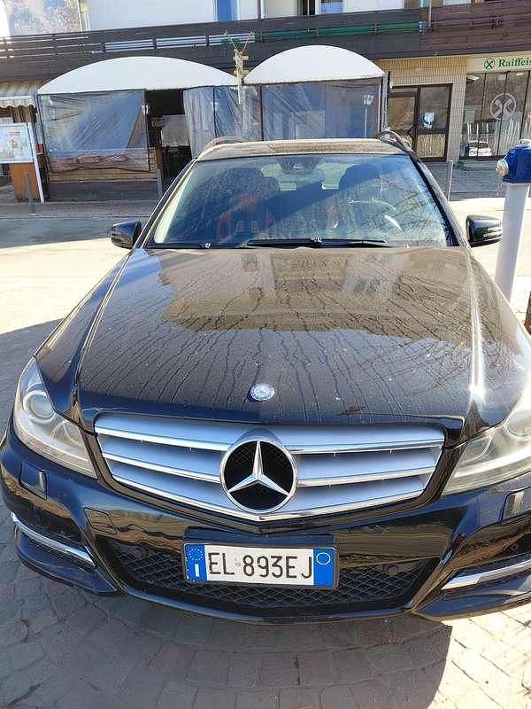 Usata Mercedes 220 Advantage 125 CV (91 kW) 2011 Nero Station wagon