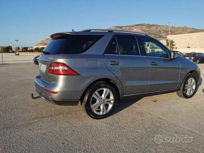 Usata Mercedes ML250 204 CV (150 kW) 2012 Grigio SUV