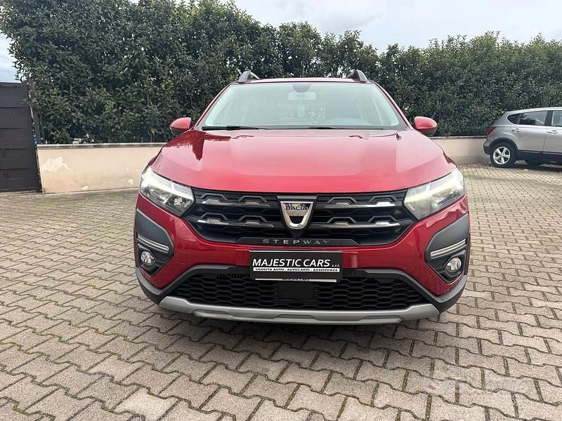 Usata Dacia Sandero Essentiel 100 CV (73 kW) 2022 Rosso Berlina