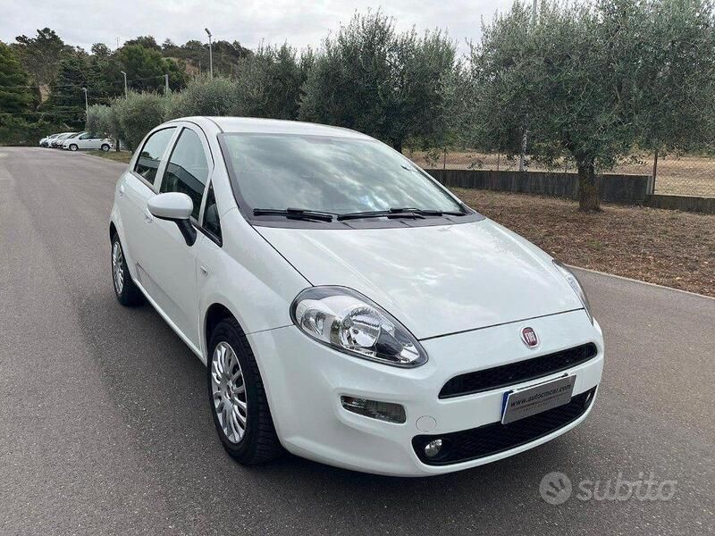 Usata Fiat Punto Lounge 95 CV (69 kW) 2018 Bianco Utilitaria
