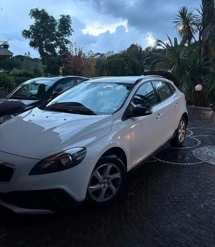 Usata Volvo V40 CC Business Edition 120 CV (88 kW) 2018 Bianco Station wagon