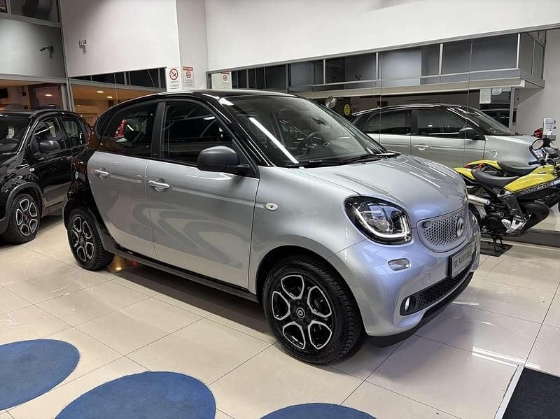Argento Usata 2020 Smart ForFour Passion Utilitaria | 15.980 € (Buon prezzo) - Immagine 1/4