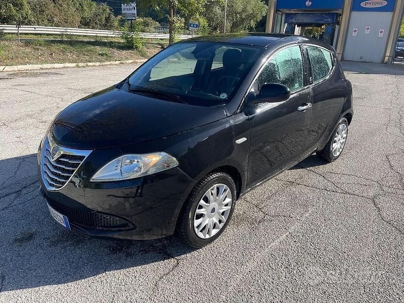 Usata Lancia Ypsilon 69 CV (50 kW) 2013 Utilitaria