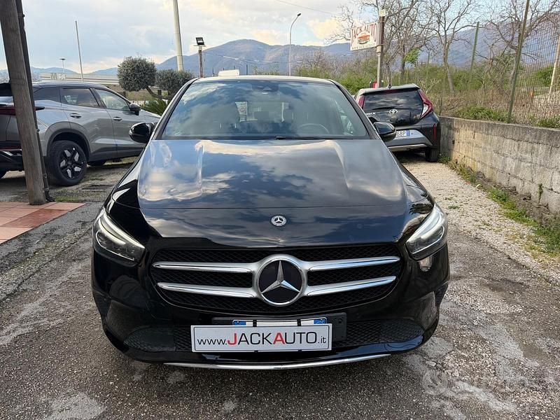 Usata Mercedes B180 116 CV (85 kW) 2019 Nero Monovolume