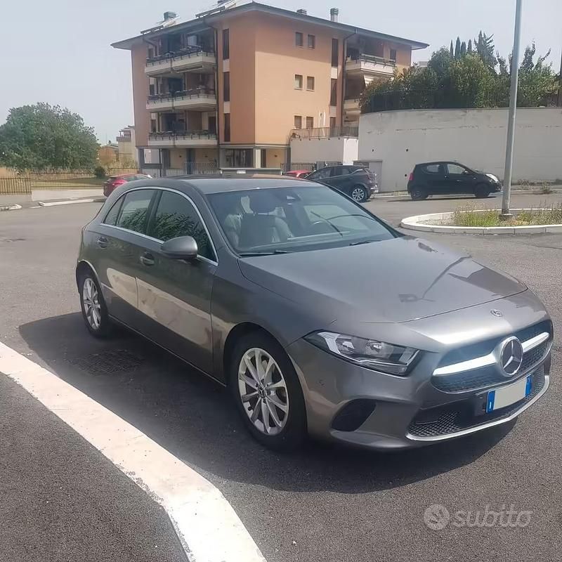 Usata Mercedes A220 190 CV (139 kW) 2019 Grigio Berlina