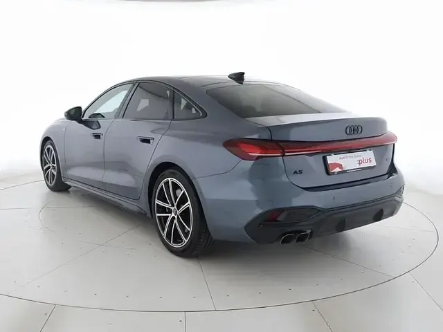 Usata Audi A5 S-Line 204 CV (150 kW) 2025 Blu orizzonte metallizzato Berlina