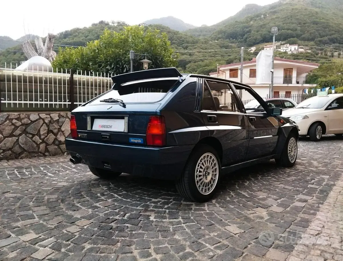 Usata Lancia Delta 205 CV (150 kW) 1992 Blu Utilitaria