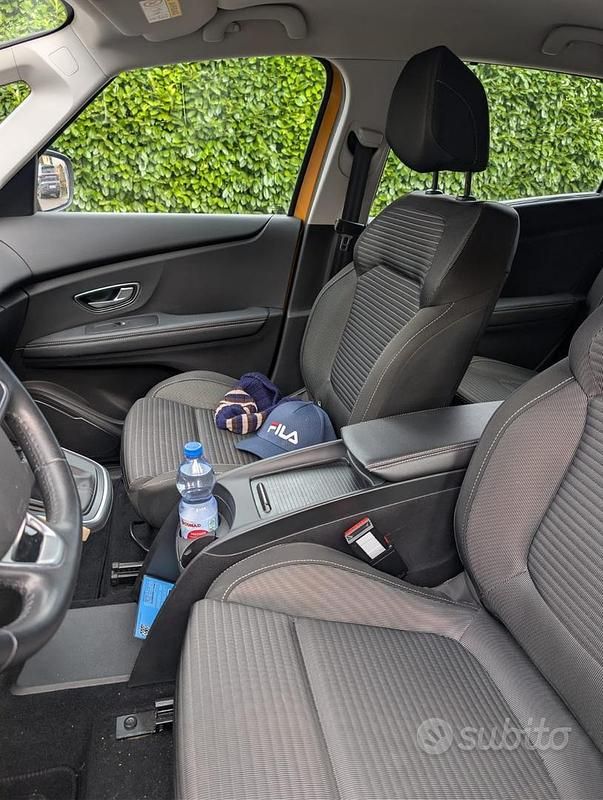 Usata Renault Scénic IV 120 CV (88 kW) 2019 Monovolume