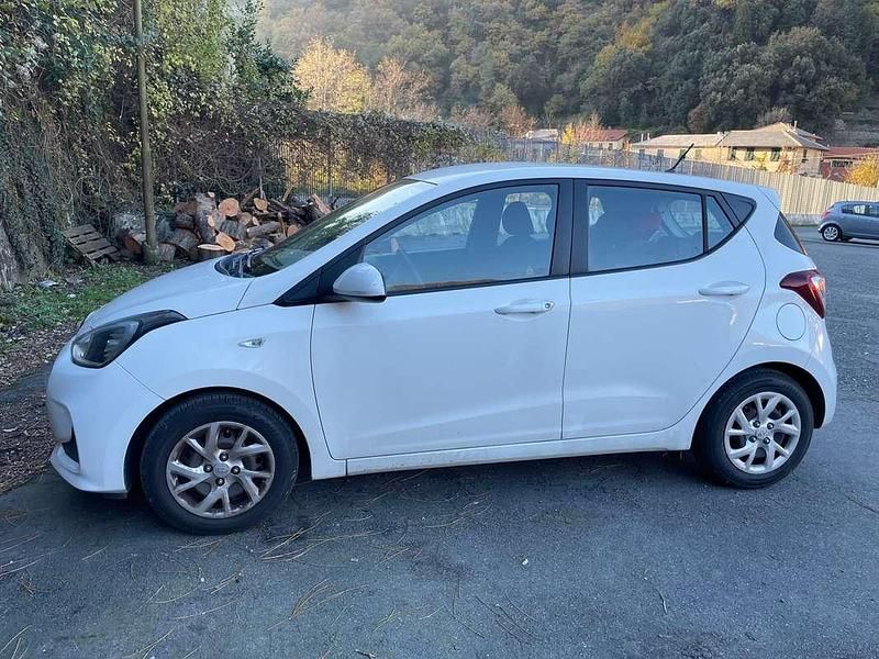 Usata Hyundai i10 67 CV (49 kW) 2017 Bianco Utilitaria