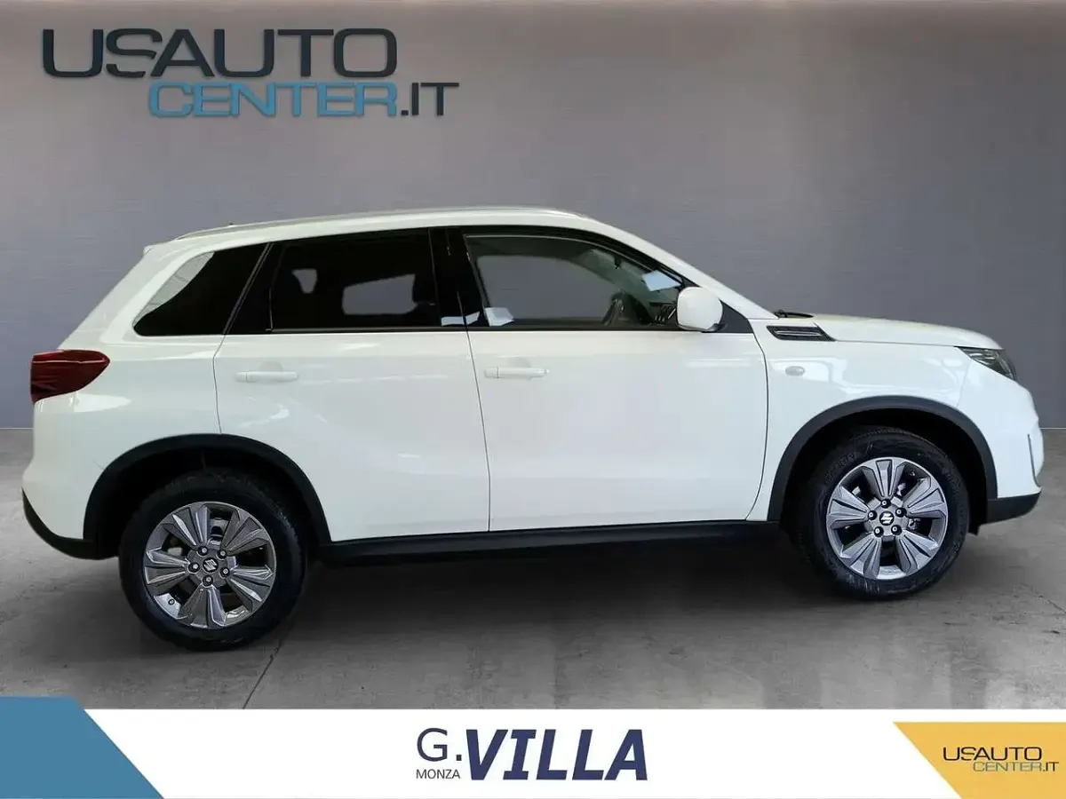 Usata Suzuki Vitara Cool 129 CV (94 kW) 2024 Bianco SUV
