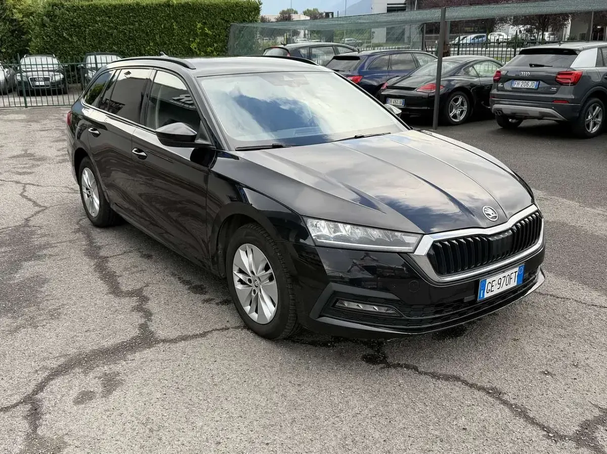Usata Skoda Octavia Style 150 CV (110 kW) 2021 Nero Station wagon