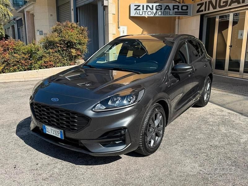 Usata Ford Kuga ST-Line 120 CV (88 kW) 2022 Grigio SUV