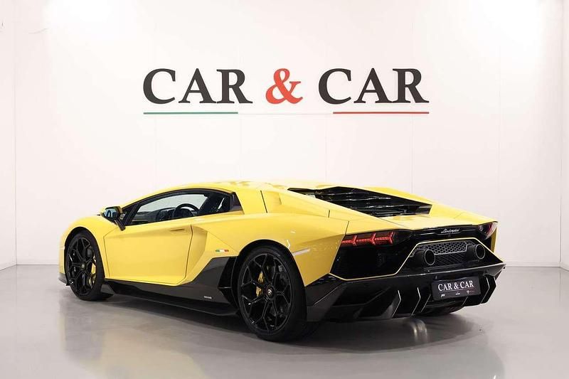 Usata Lamborghini Aventador 780 CV (573 kW) 2022 Giallo Coupé
