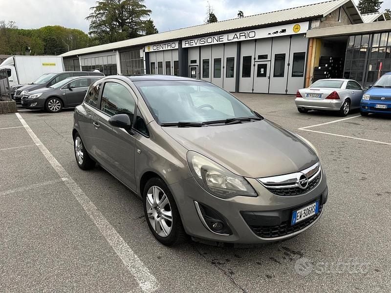 Usata Opel Corsa Edition 85 CV (62 kW) 2014 Grigio Utilitaria