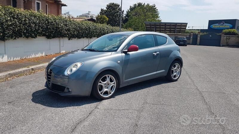 Grigio Usata 2010 Alfa Romeo MiTo Distinctive Due volumi | 4900 € (Ottimo prezzo) - Immagine 1/4