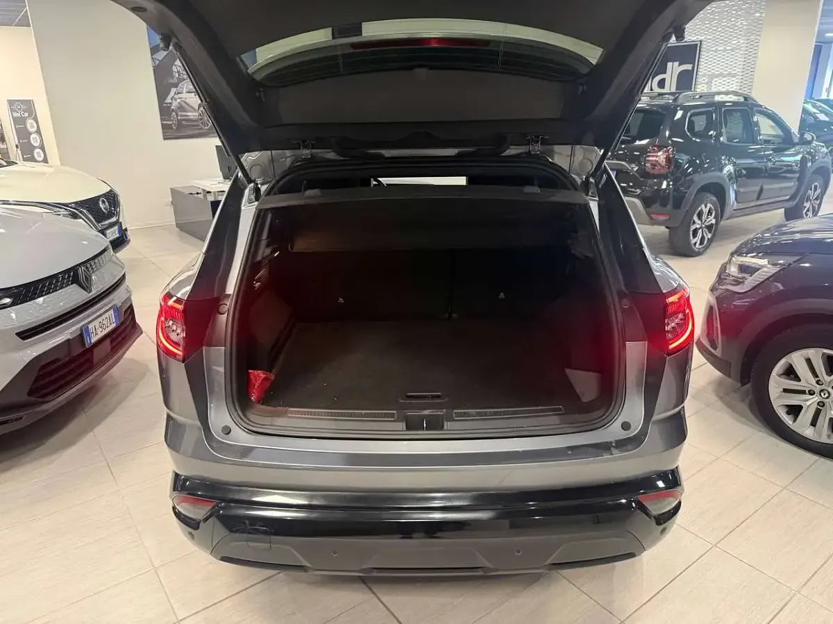 Usata Renault Austral Techno 131 CV (96 kW) 2023 Grigio SUV
