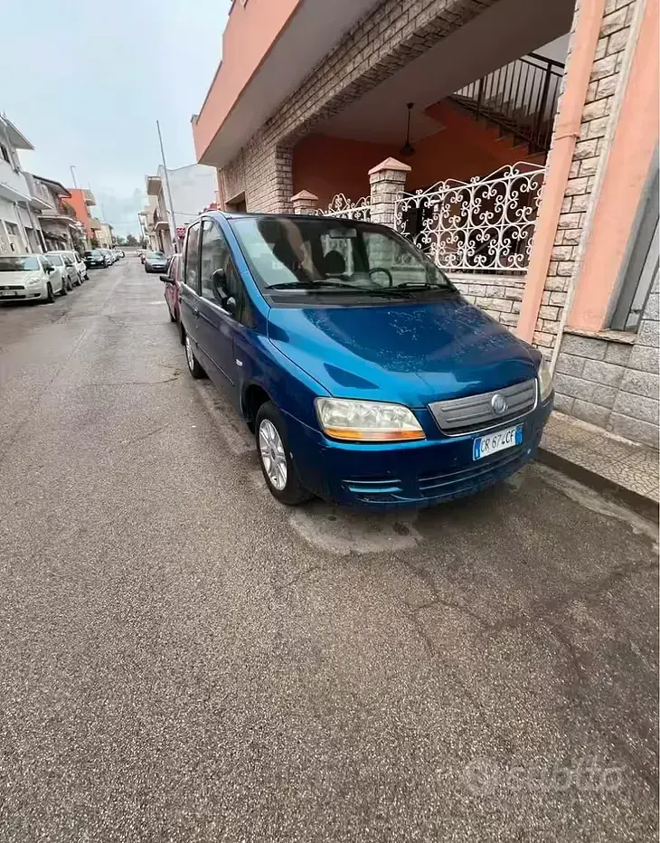 Usata Fiat Multipla 116 CV (85 kW) 2004 Bluazzurro Monovolume