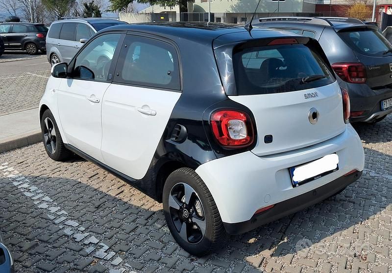 Usata Smart ForFour Electric Drive Passion 2021 Bianco Utilitaria