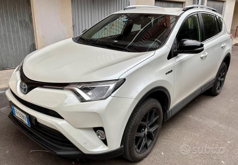 Usata Toyota RAV4 Hybrid 197 CV (144 kW) 2018 Bianco SUV