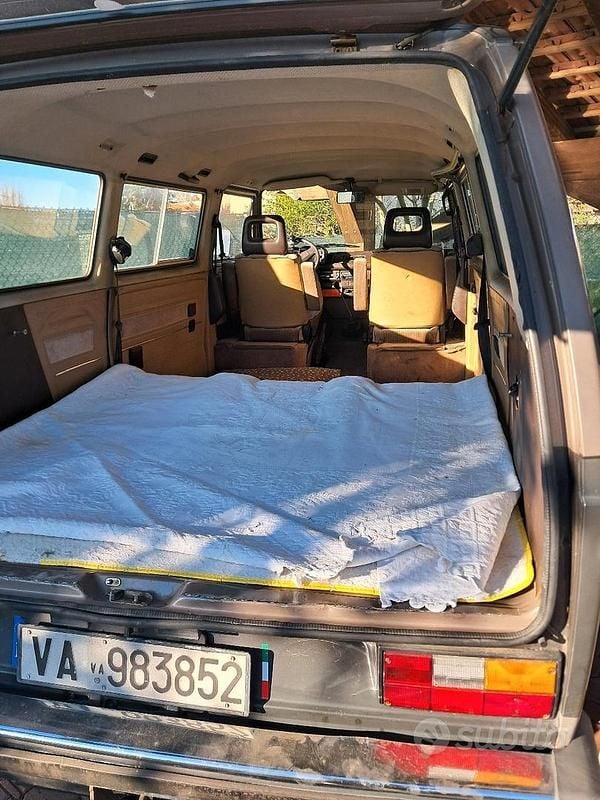 Usata VW Caravelle 1988 Marrone Monovolume