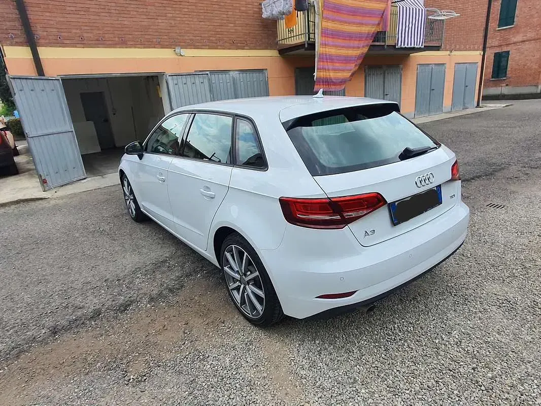 Usata Audi A3 Business 110 CV (80 kW) 2016 Berlina