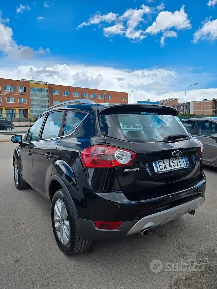Usata Ford Kuga 136 CV (100 kW) 2010 Nero SUV