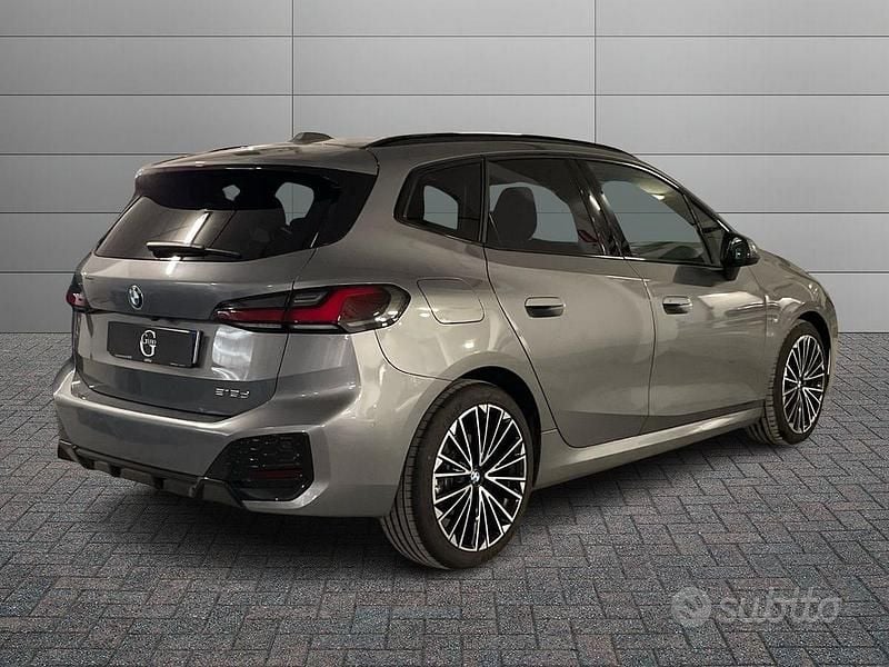 Begagnad BMW 218 Performance 150 HK (110 kW) 2025 Grå Kombi