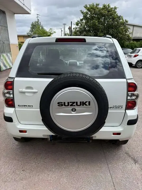 Usata Suzuki Grand Vitara 106 CV (77 kW) 2012 SUV