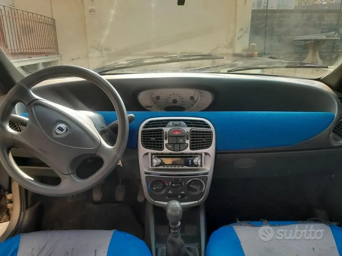 Usata Lancia Ypsilon 60 CV (44 kW) 2000 Utilitaria