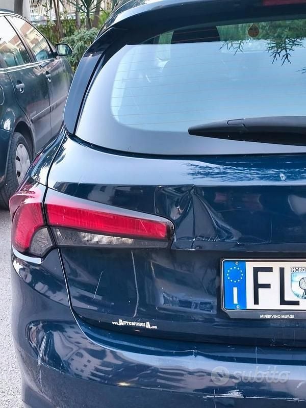 Occasion Fiat Tipo Easy 95 ch (69 kW) 2017 Bleue Berline