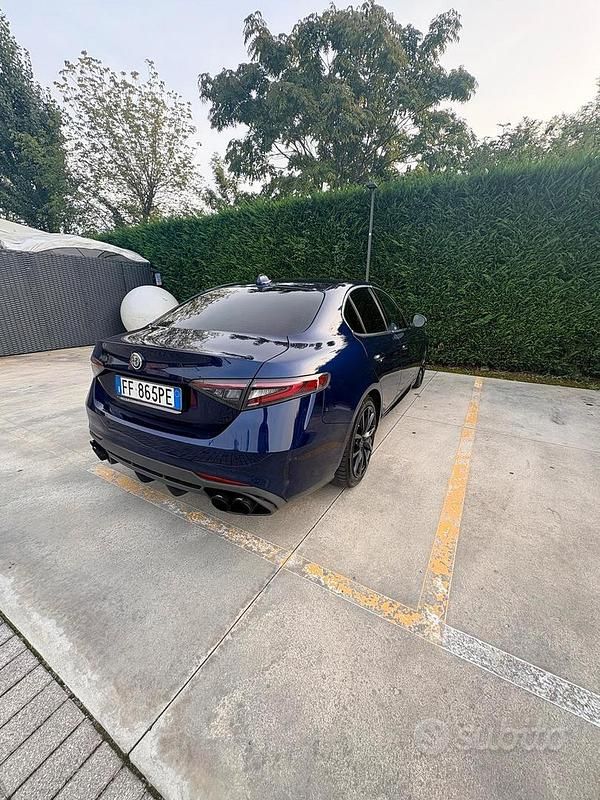 Usata Alfa Romeo Giulia Business 180 CV (132 kW) 2016 Blu Berlina