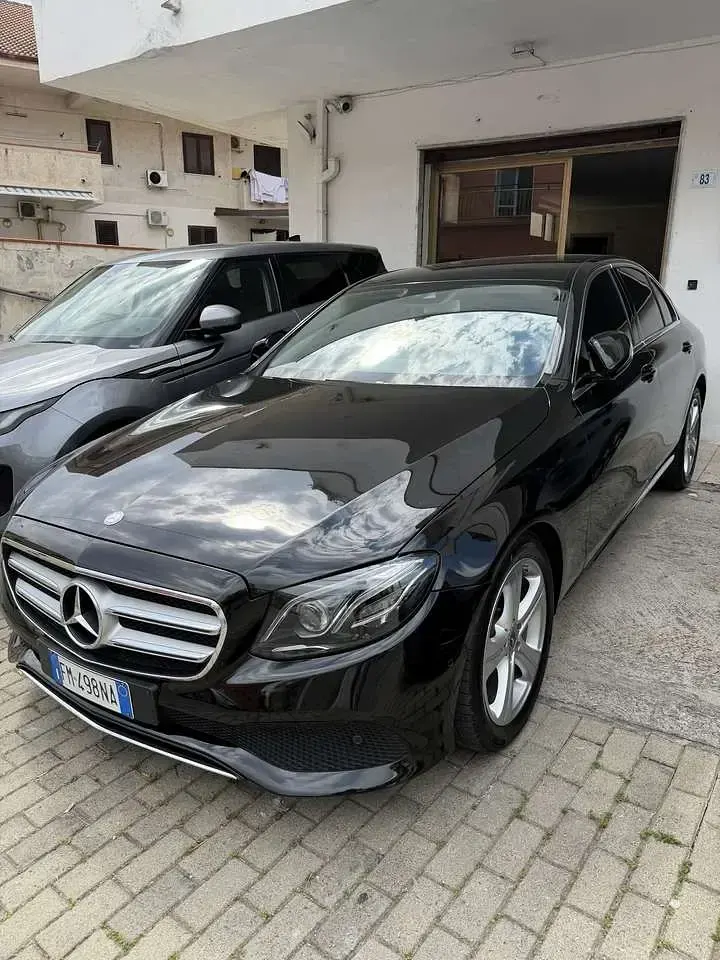 Usata Mercedes E200 Premium 150 CV (110 kW) 2017 Nero Berlina