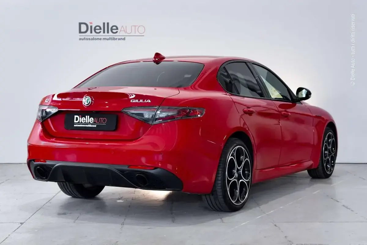 Usata Alfa Romeo Giulia Competizione 280 CV (205 kW) 2023 Rosso alfa Berlina
