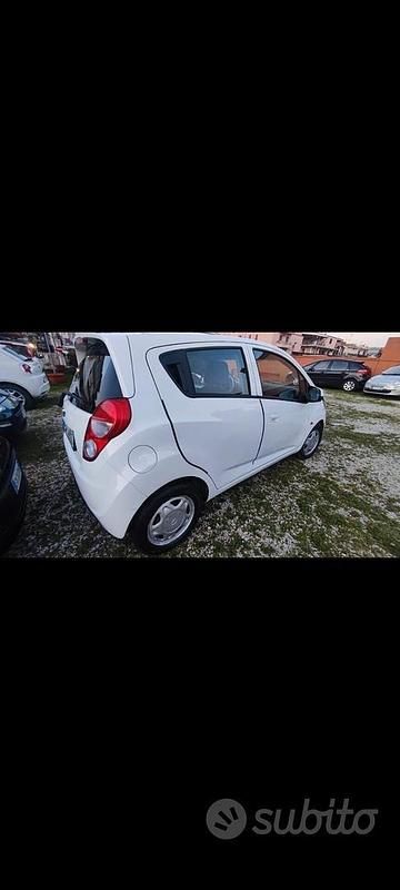 Begagnad Chevrolet Spark 65 HK (47 kW) 2014 Vit Halvkombi