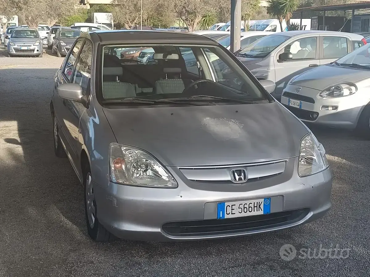 Usata Honda Civic 90 CV (66 kW) 2003 Grigio Berlina