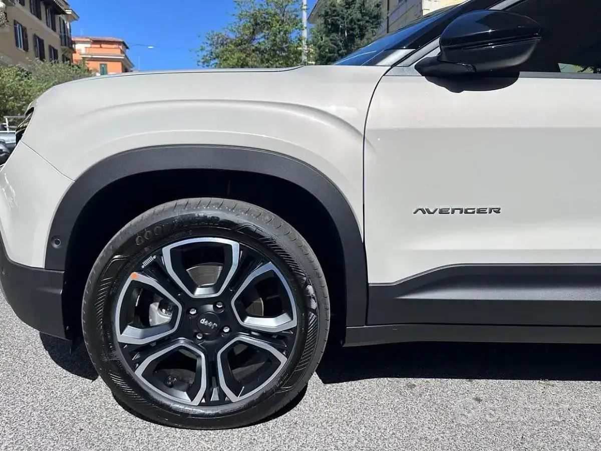 Nuova Jeep Avenger Summit 101 CV (74 kW) 2026 Beige metallizzato SUV