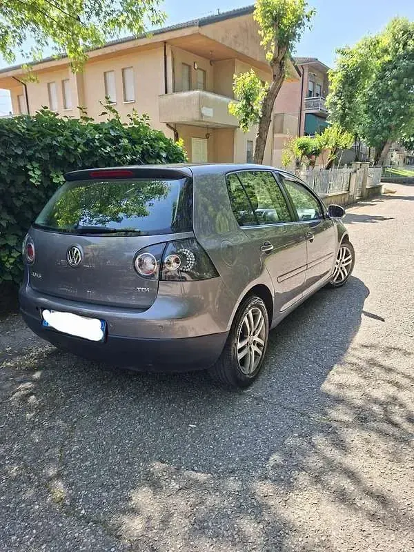 Usata VW Golf IV 105 CV (77 kW) 2006 Berlina